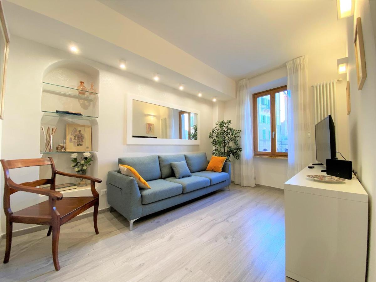 Casa Stella- A Due Passi Dal Corso Di Siena Apartman Kültér fotó