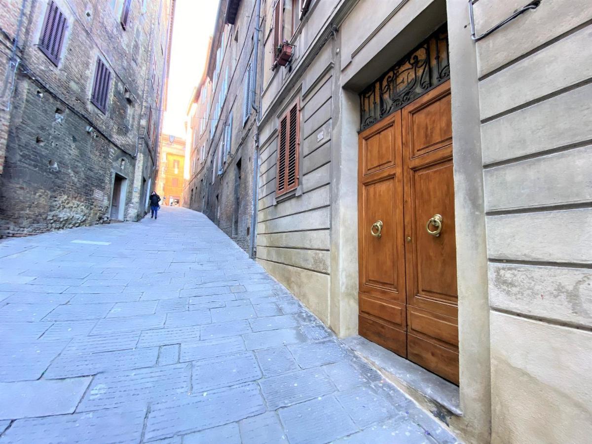 Casa Stella- A Due Passi Dal Corso Di Siena Apartman Kültér fotó