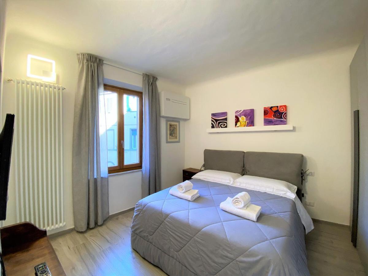 Casa Stella- A Due Passi Dal Corso Di Siena Apartman Kültér fotó